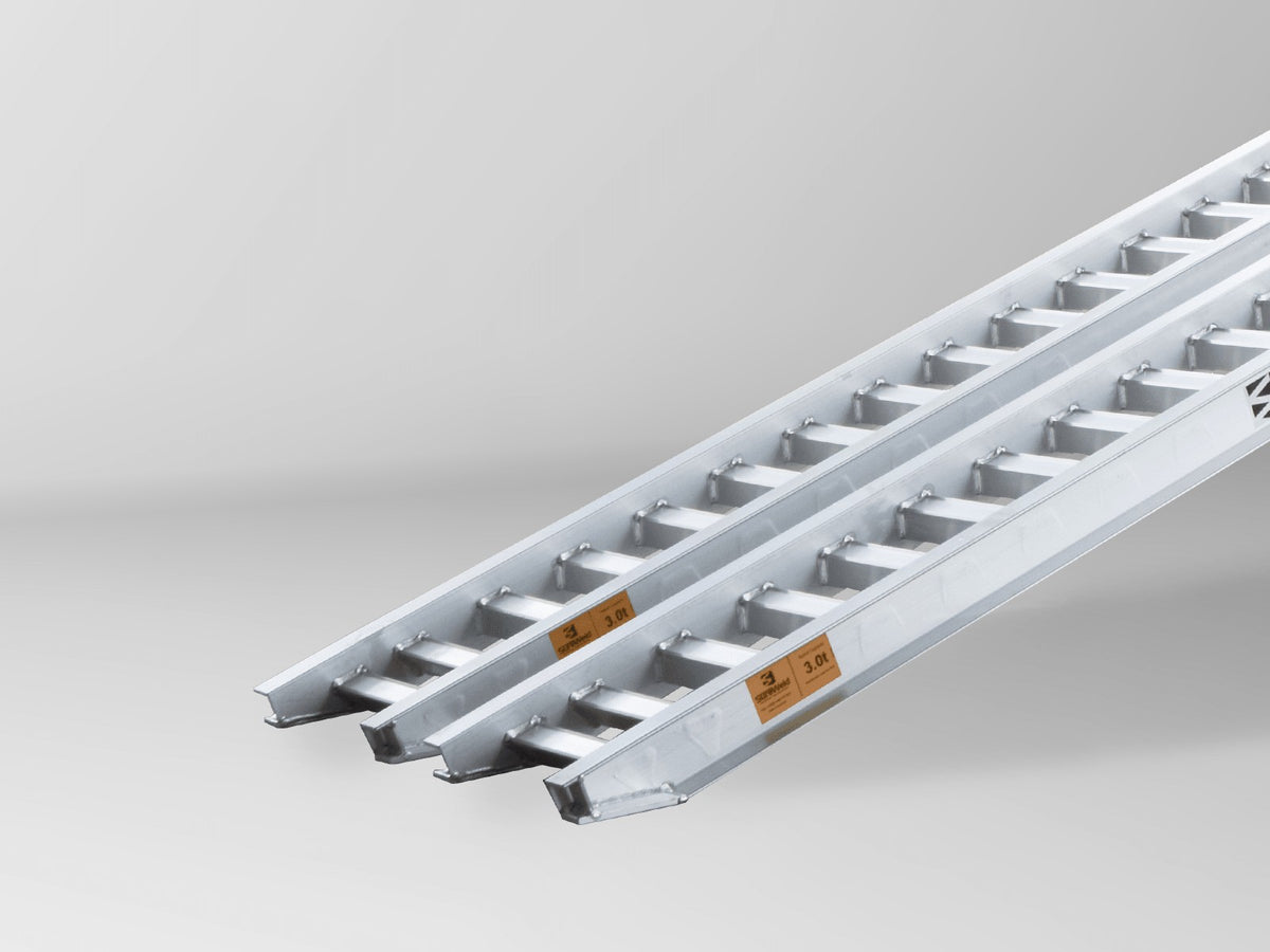 Close-up of the rungs on a Sureweld Rubber Series ramp, built for tyres and rubber tracks