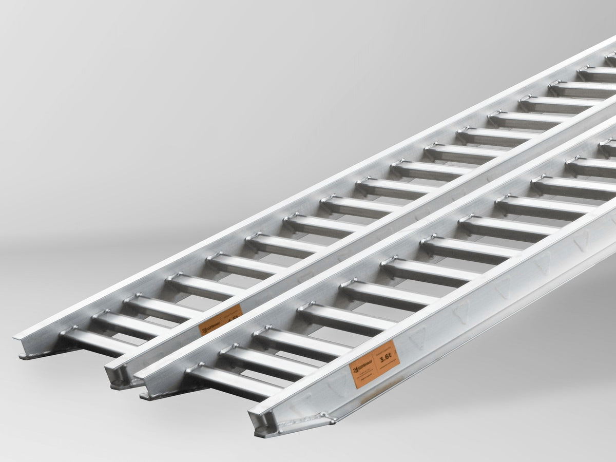 Close-up of the rungs on a Sureweld Rubber Series ramp, built for tyres and rubber tracks