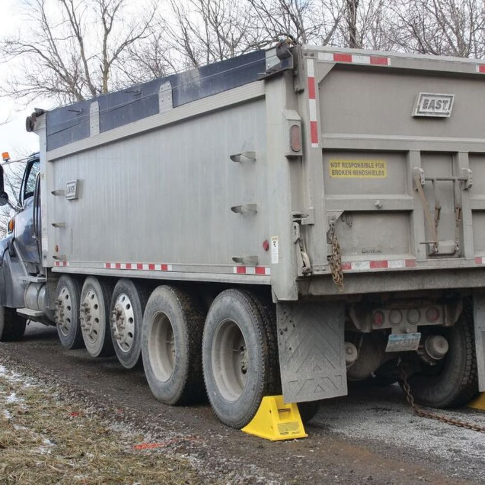 Checkers Car & Truck Checkers Fire Service & All-Terrain Rubber Pad Wheel Chock