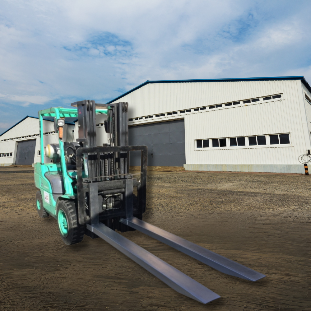 DHE Standard Duty Forklift Slippers - Installed on Forklift
Close-up view of a forklift with heavy-duty steel slippers installed, extending its lifting capacity.