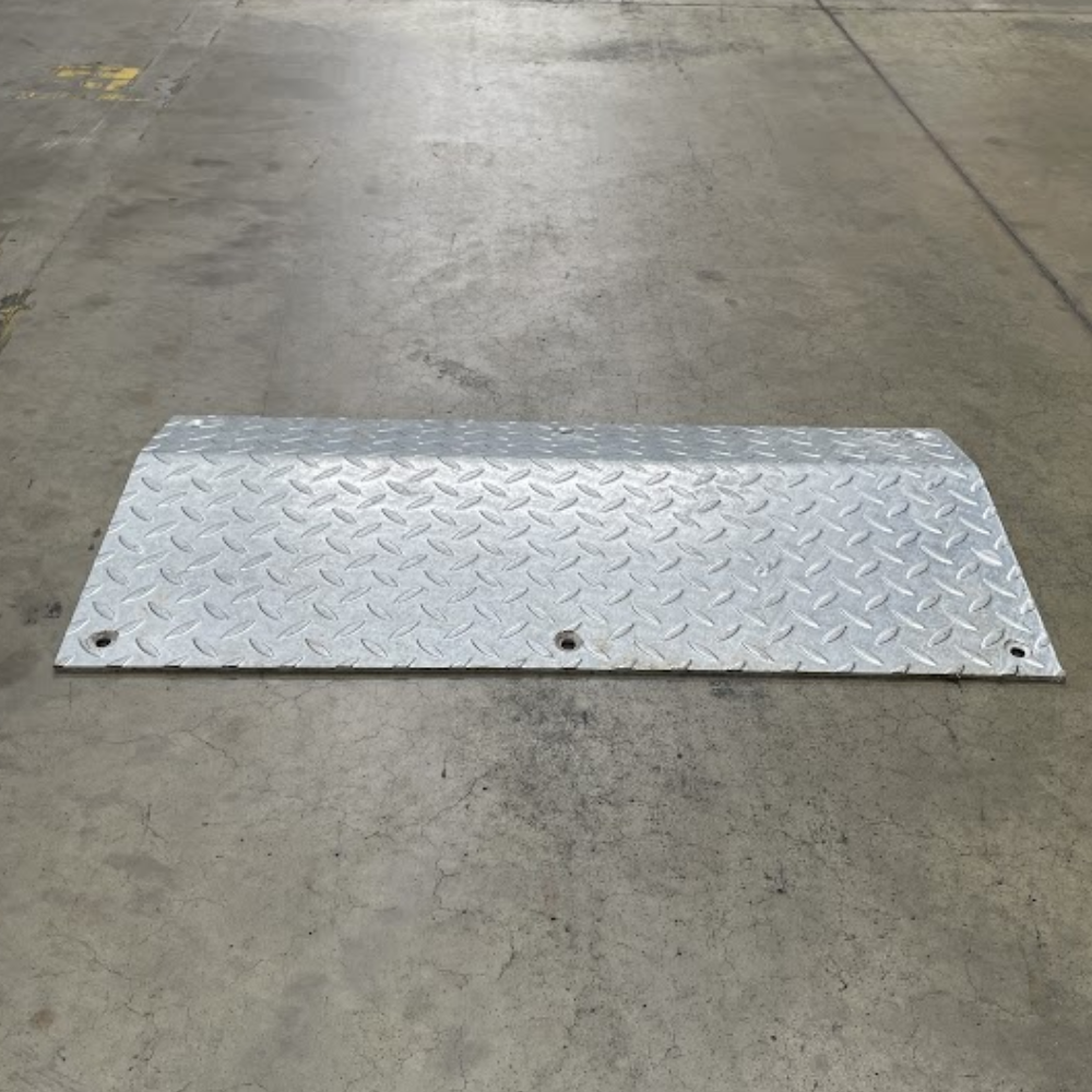 Heeve® Galvanised Steel Driveway Kerb Plate - 415mm x 800mm