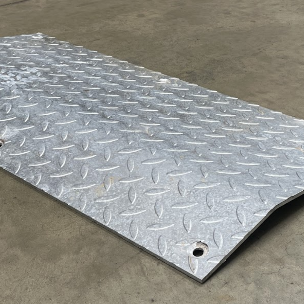Heeve® Galvanised Steel Driveway Kerb Plate - 415mm x 800mm
