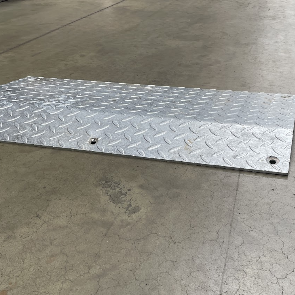 Heeve® Galvanised Steel Driveway Kerb Plate - 415mm x 800mm