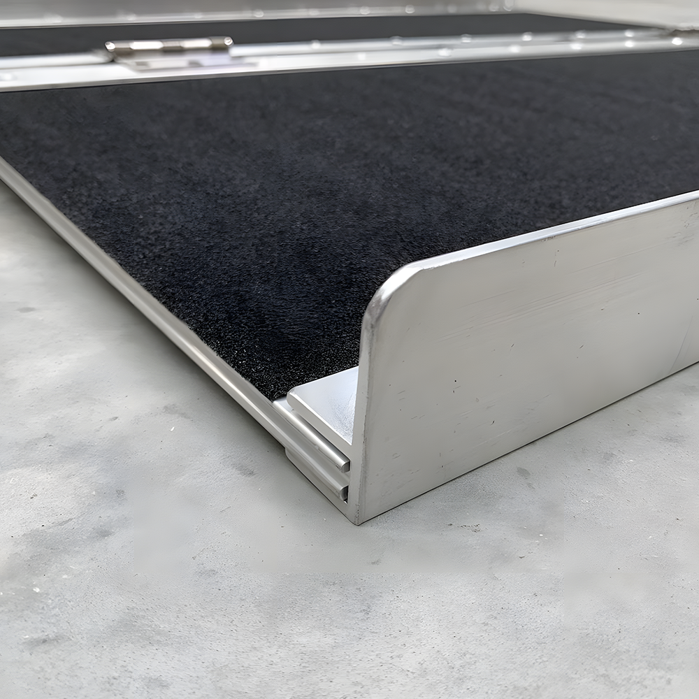 Heeve® Aluminium Single-Fold Super-Grip Wheelchair Ramp