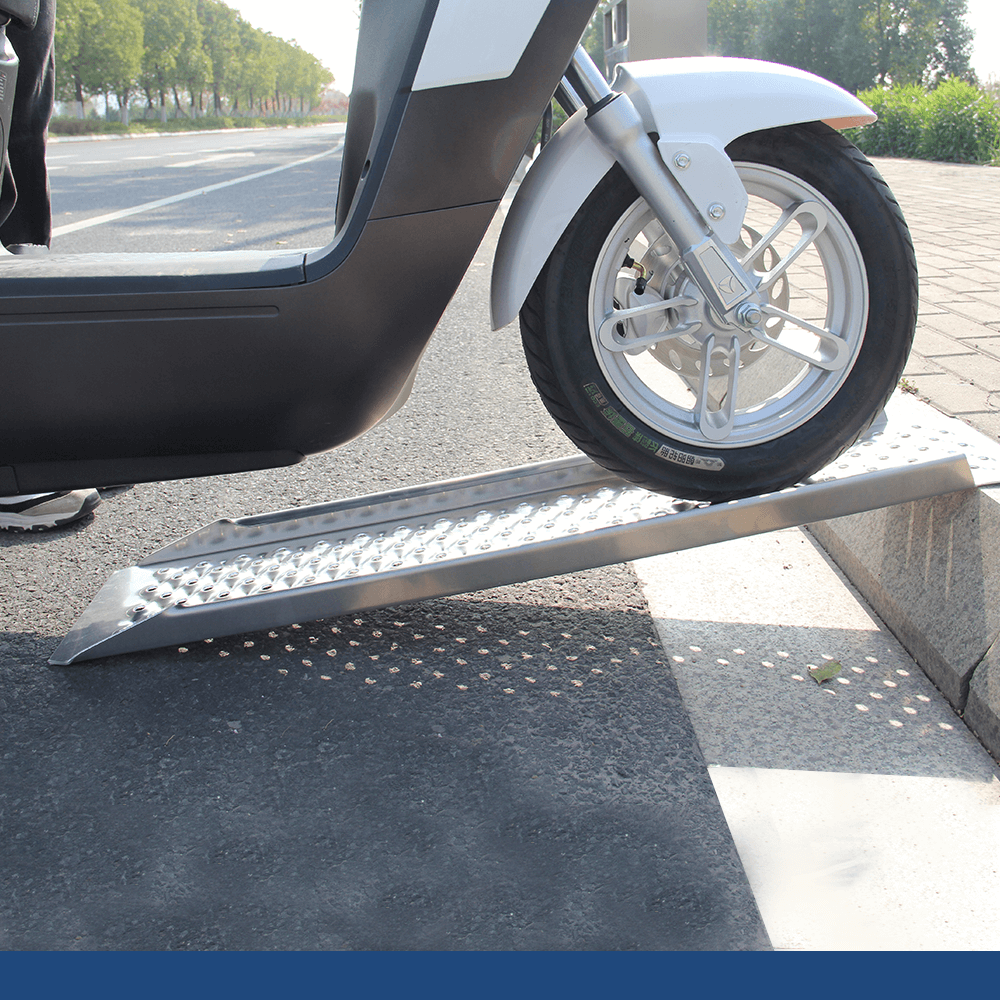 Heeve 1.5m x 400kg Aluminium Rigid ATV/UTV Ramps with Raised Sides