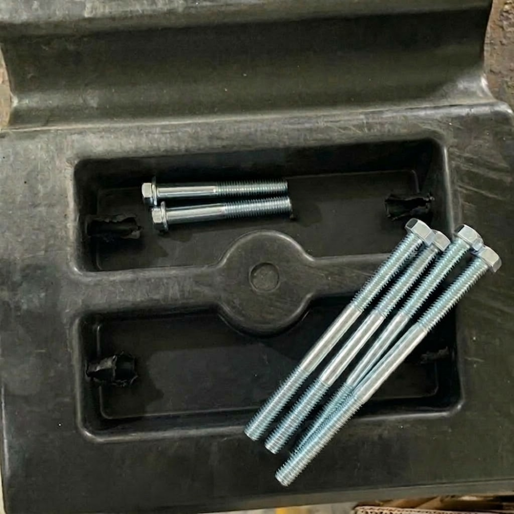 Heeve® Driveway Rubber Kerb Ramp Bend for Curved Rolled-Edge Kerb