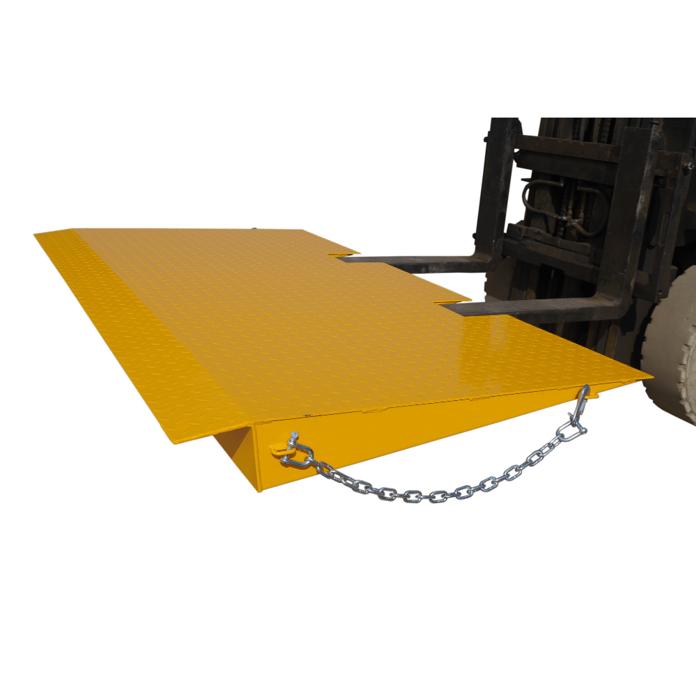 Forklift lifting a yellow Heeve self-supporting forklift container ramp