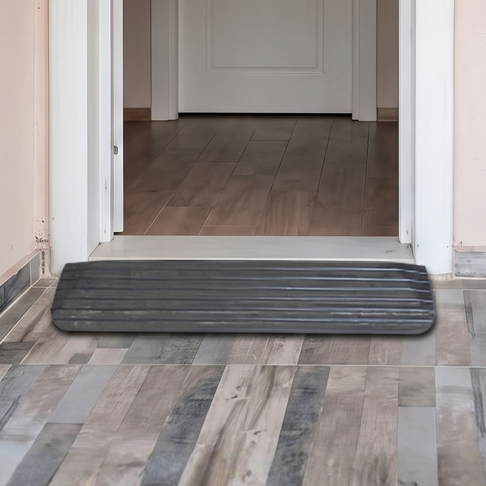 Heeve Rubber Wheelchair Threshold Ramp With Winged Edges