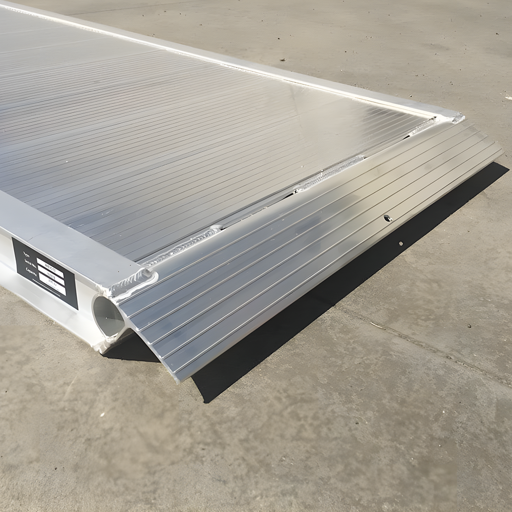 zoomed in view of Sureweld 3.5m x 820mm 300kg Aluminium Removalist Walk Ramp
