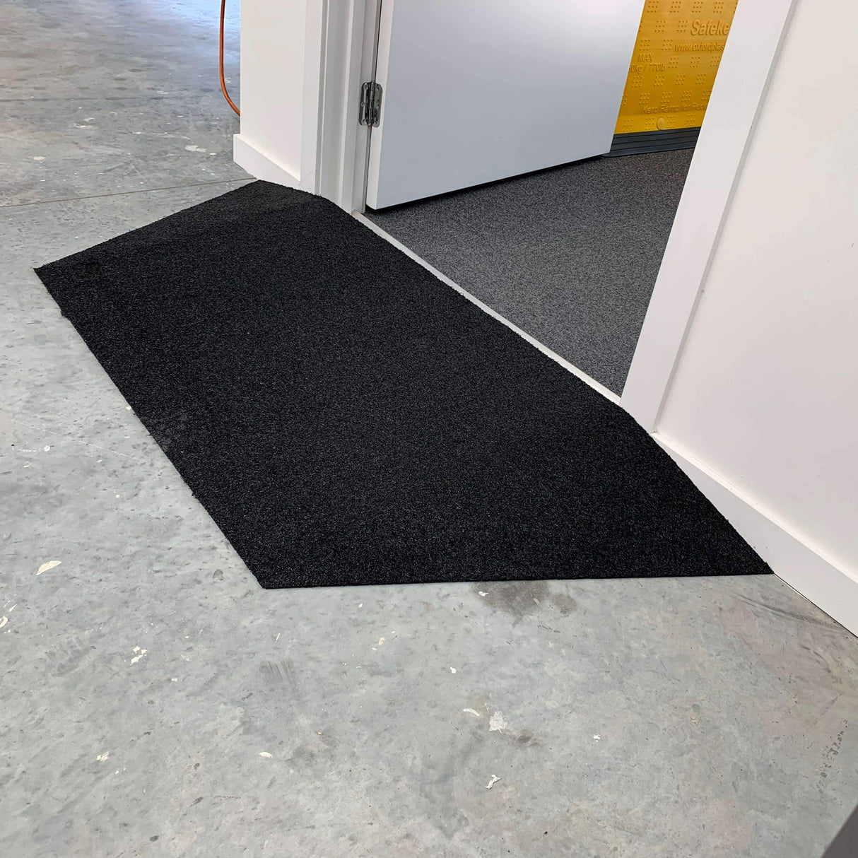 Heeve Mobility Ramps Heeve Recycled Rubber Wheelchair Threshold Door Ramp 1:10 Gradient