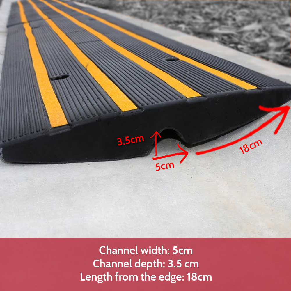 Heeve Traffic Control & Parking Equipment 1.2m (1 x Ramp) Heeve Driveway Rubber Kerb Ramp in 1.2m Sections for Rolled-Edge Kerb
