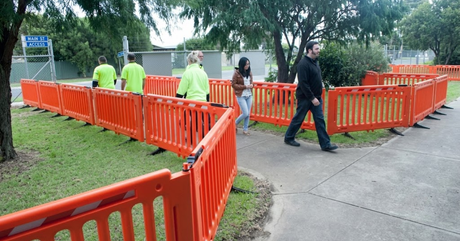 6 Types of Crowd Control Barriers: Which One Is Right for Your Project?