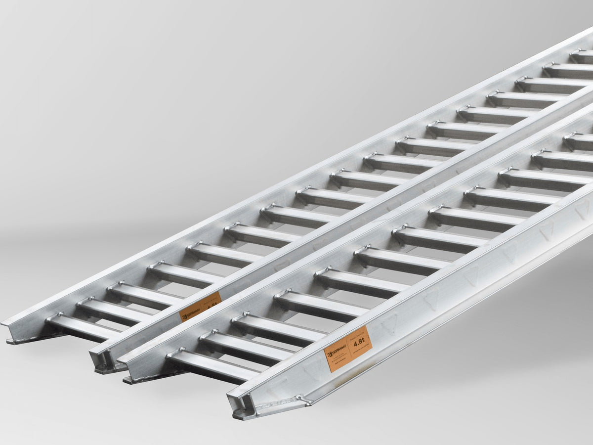 Close-up of the rungs on a Sureweld Rubber Series ramp, built for tyres and rubber tracks
