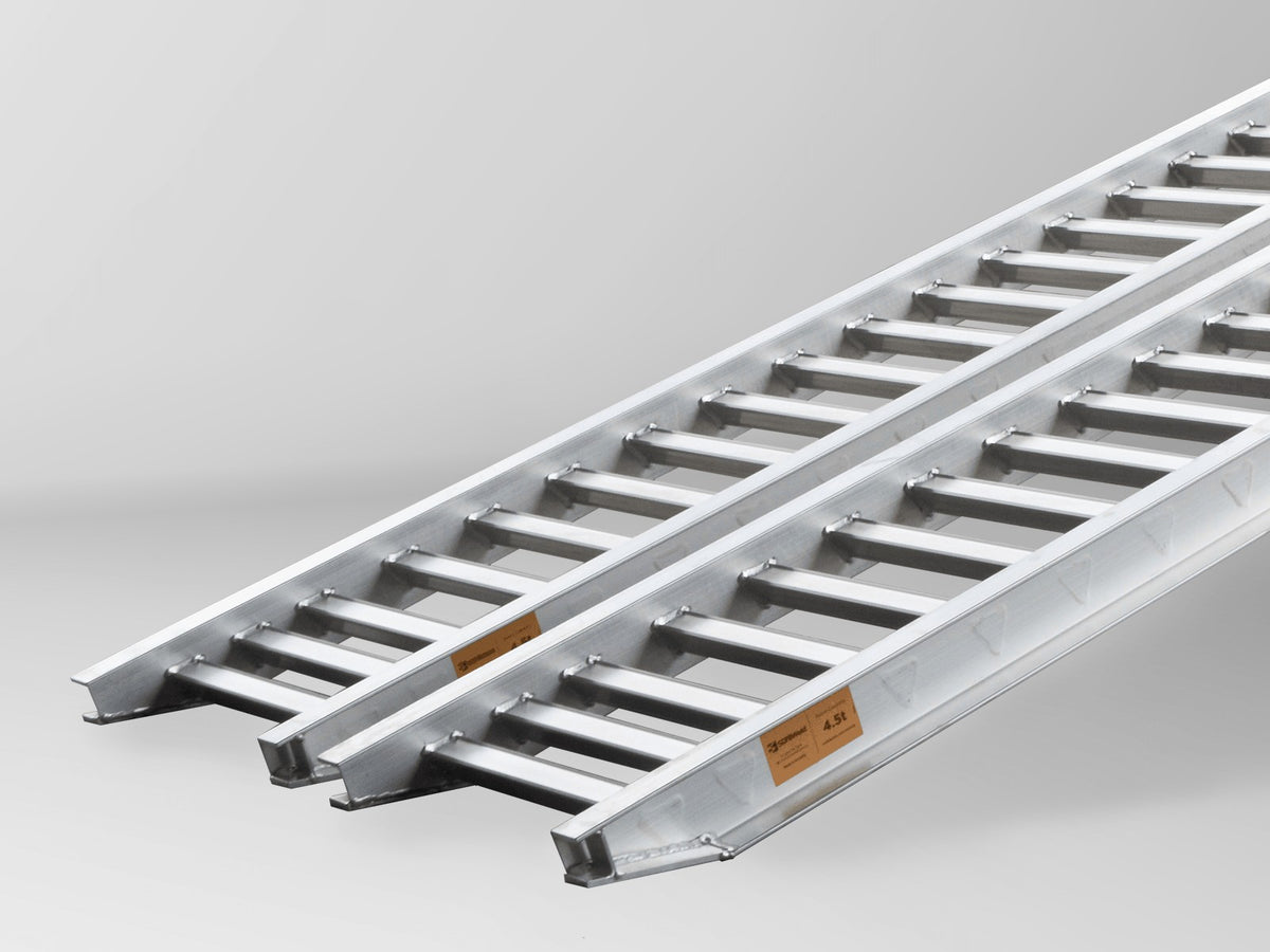 Close-up of the rungs on a Sureweld Rubber Series ramp, built for tyres and rubber tracks