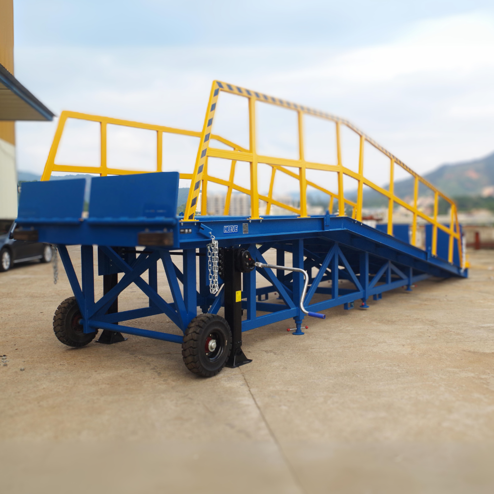 Heeve Loading Dock & Warehouse Heeve Forklift Dock Ramp/Yard Ramp with Grated Surface - Manual
