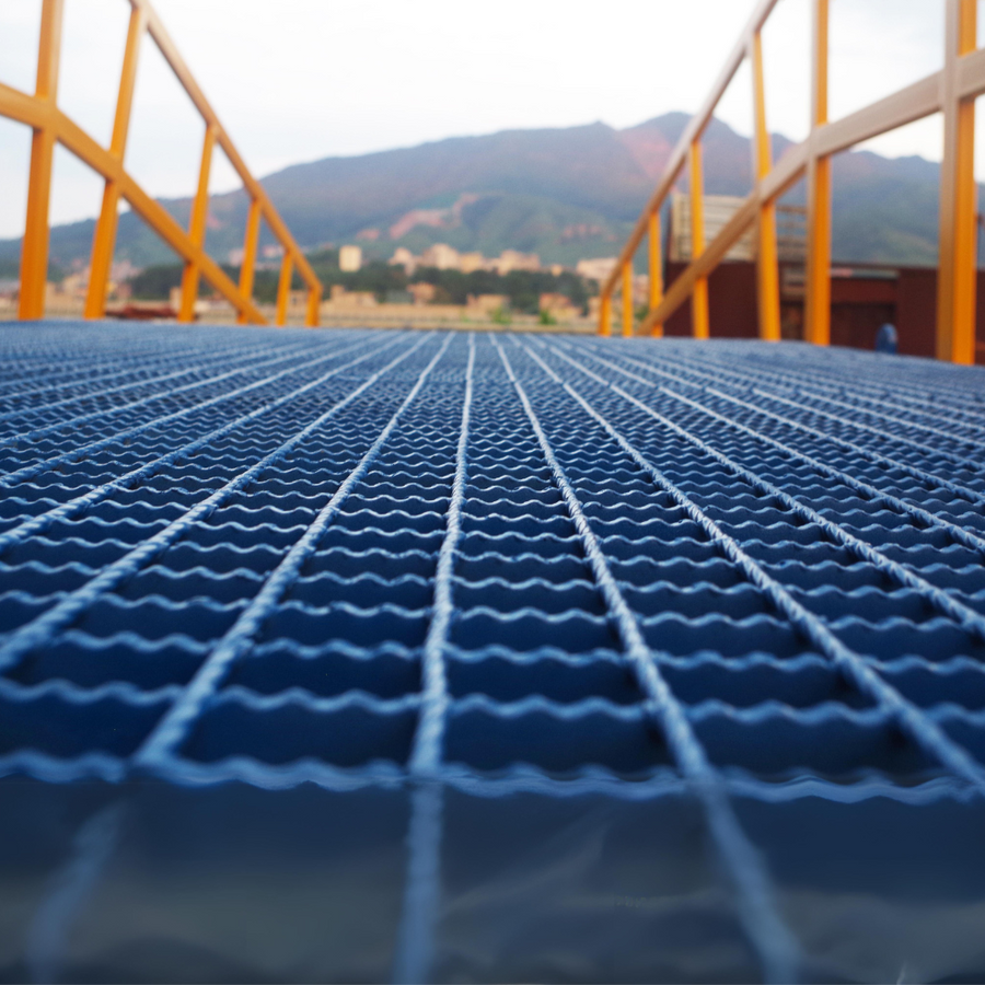Long Grated Ramp Heeve Forklift Dock Ramp/Yard Ramp with Grated Surface - Manual Model ...