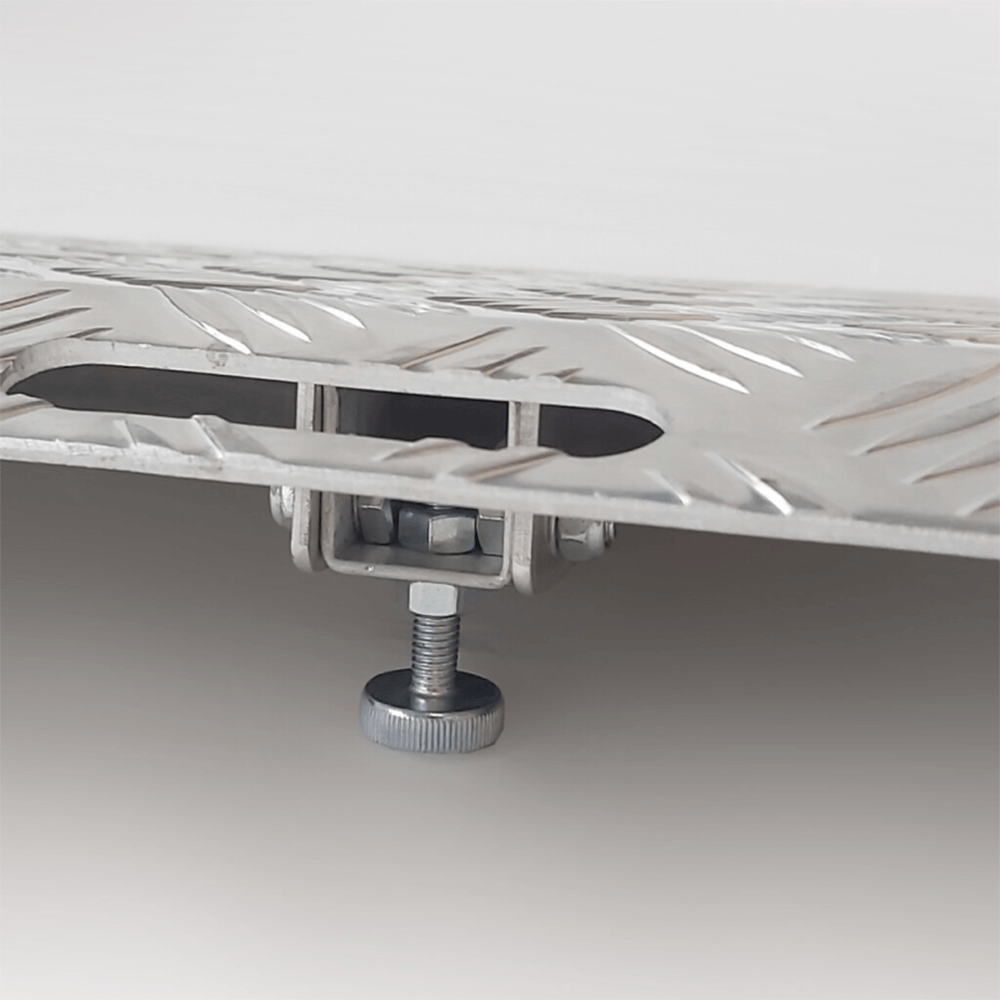 Heeve Aluminium Adjustable Self-Supporting Threshold Ramp