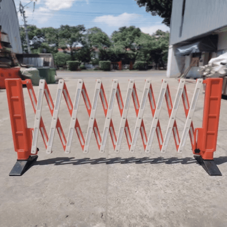 Base Guard 3m x 810mm Expandable Plastic Safety Barrier with Rubber Base