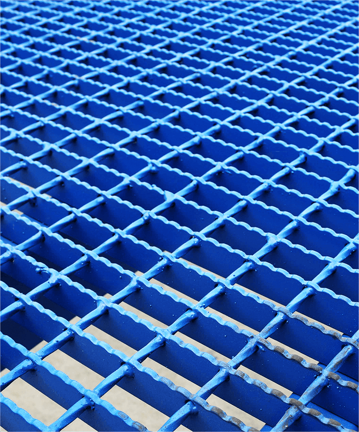 Close-up of the grated surface of a Heeve yard ramp