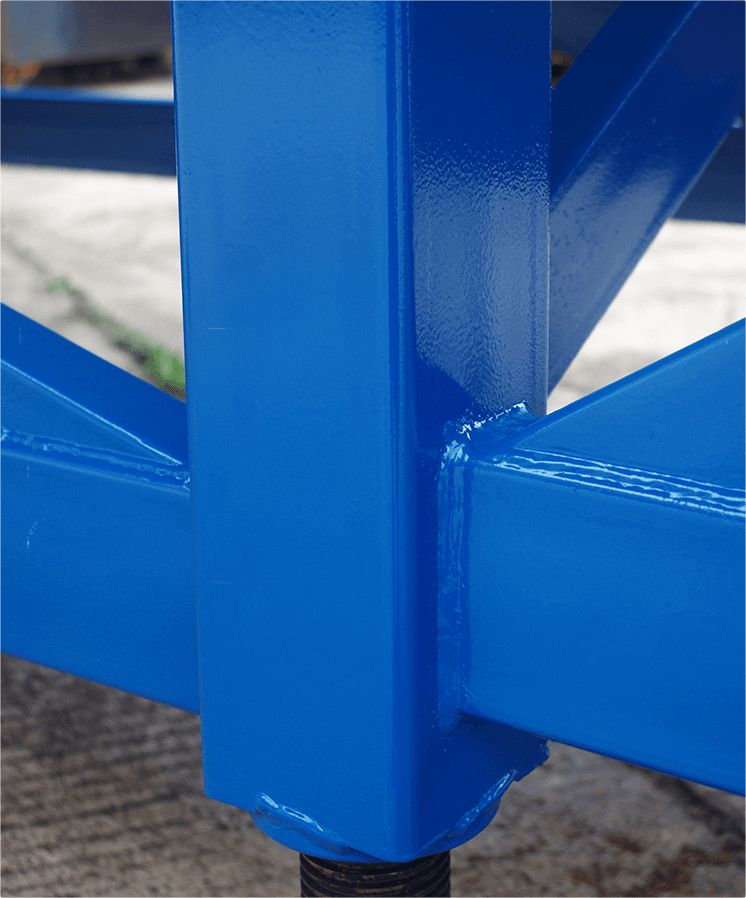 Welded steel connections on a Heeve yard ramp