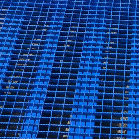 Heeve Loading Dock & Warehouse Heeve Forklift Dock Ramp/Yard Ramp with Grated Surface - Manual