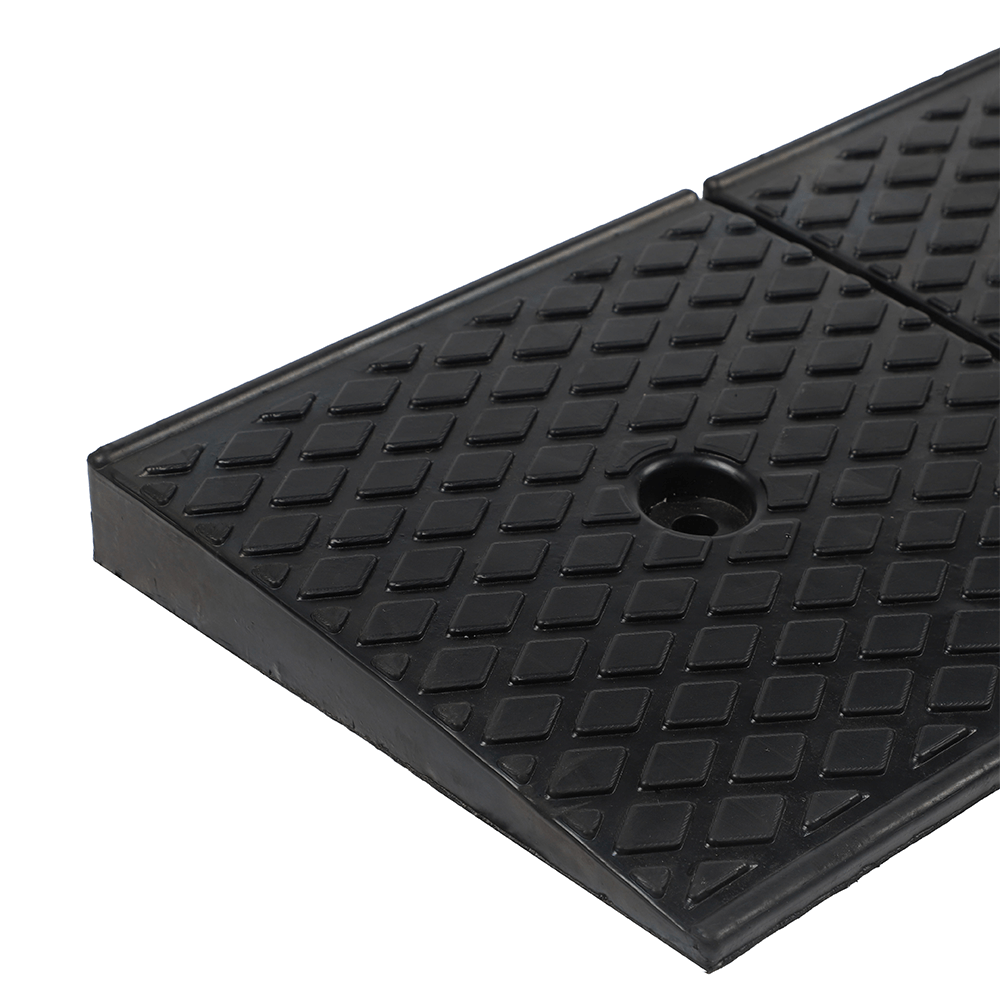 Heeve Heavy-Duty Solid Rubber Ramp for Layback Kerb