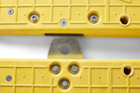 Drop pin connection between two Oxford Plastics LowPro 23/05 road plates