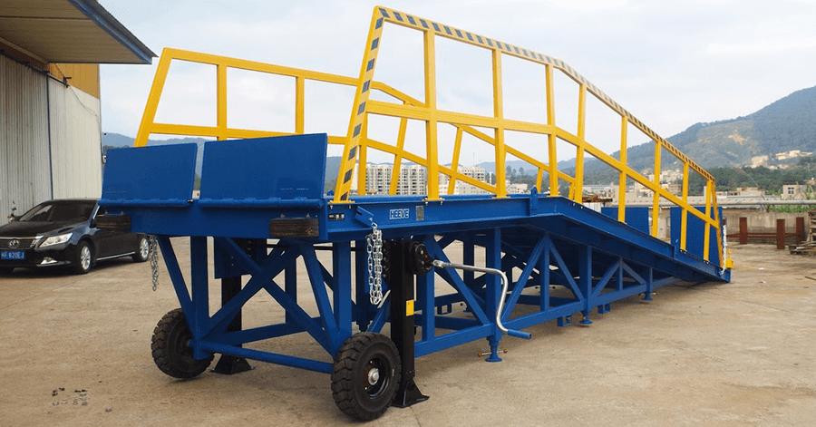 Heeve manual yard ramp in an industrial yard
