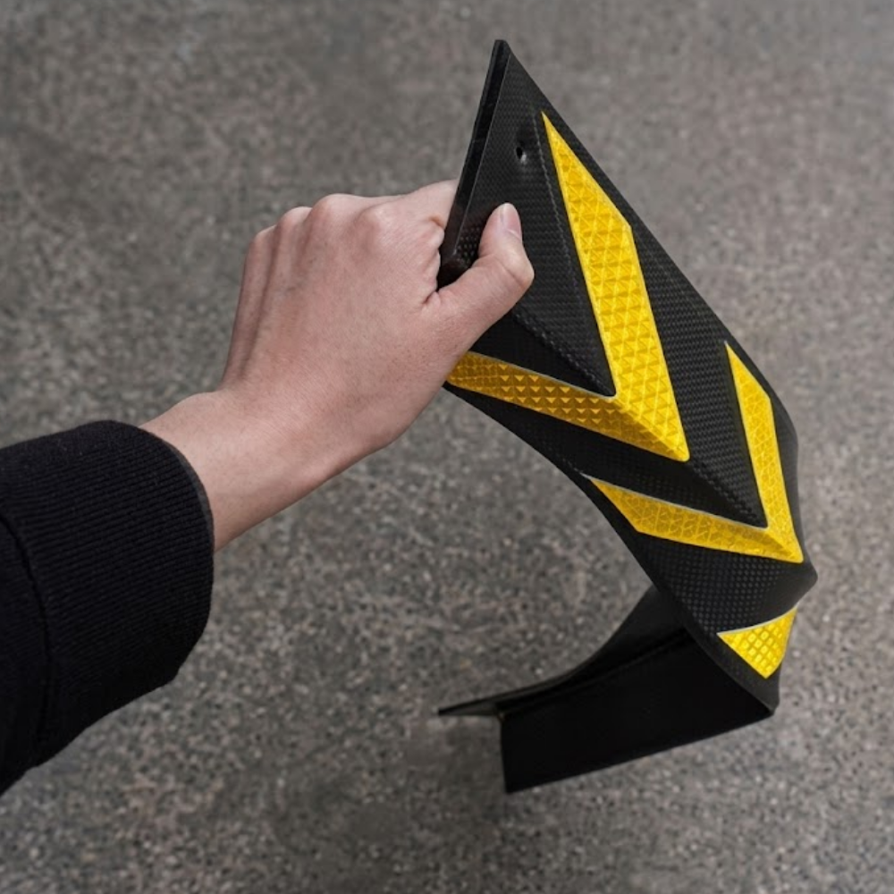 Demonstrating Base Guard Chevron Rubber Corner Guard – Standard flexibility