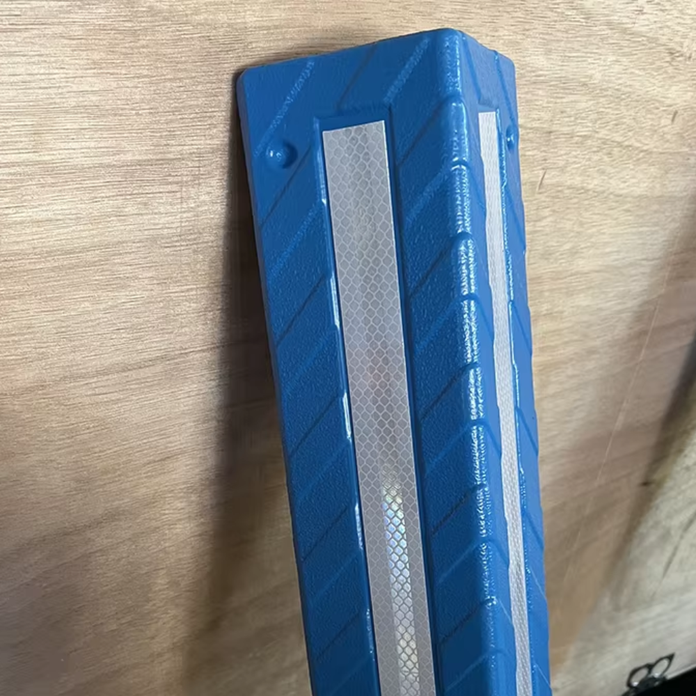 Blue Base Guard Plastic Corner Guard 