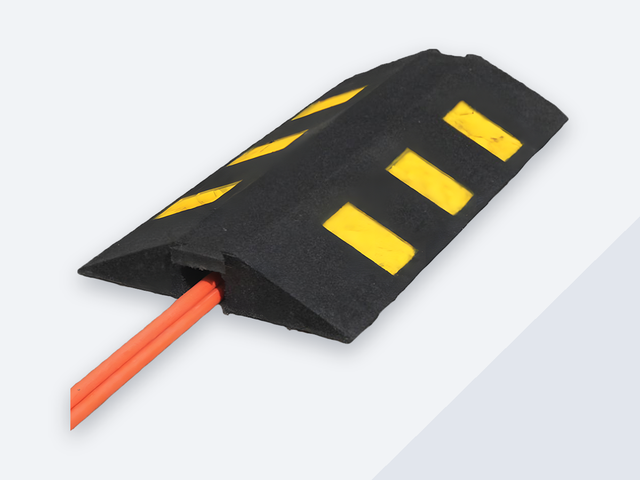 Cable Covers & Hose Ramps: Cable & hose protectors