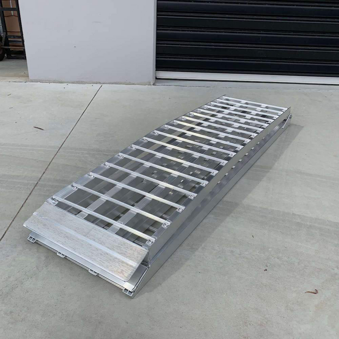 3m Ramp Heeve 3m x 500kg Heavy-Duty Curved Folding Aluminium Ramp – Ramp Champ