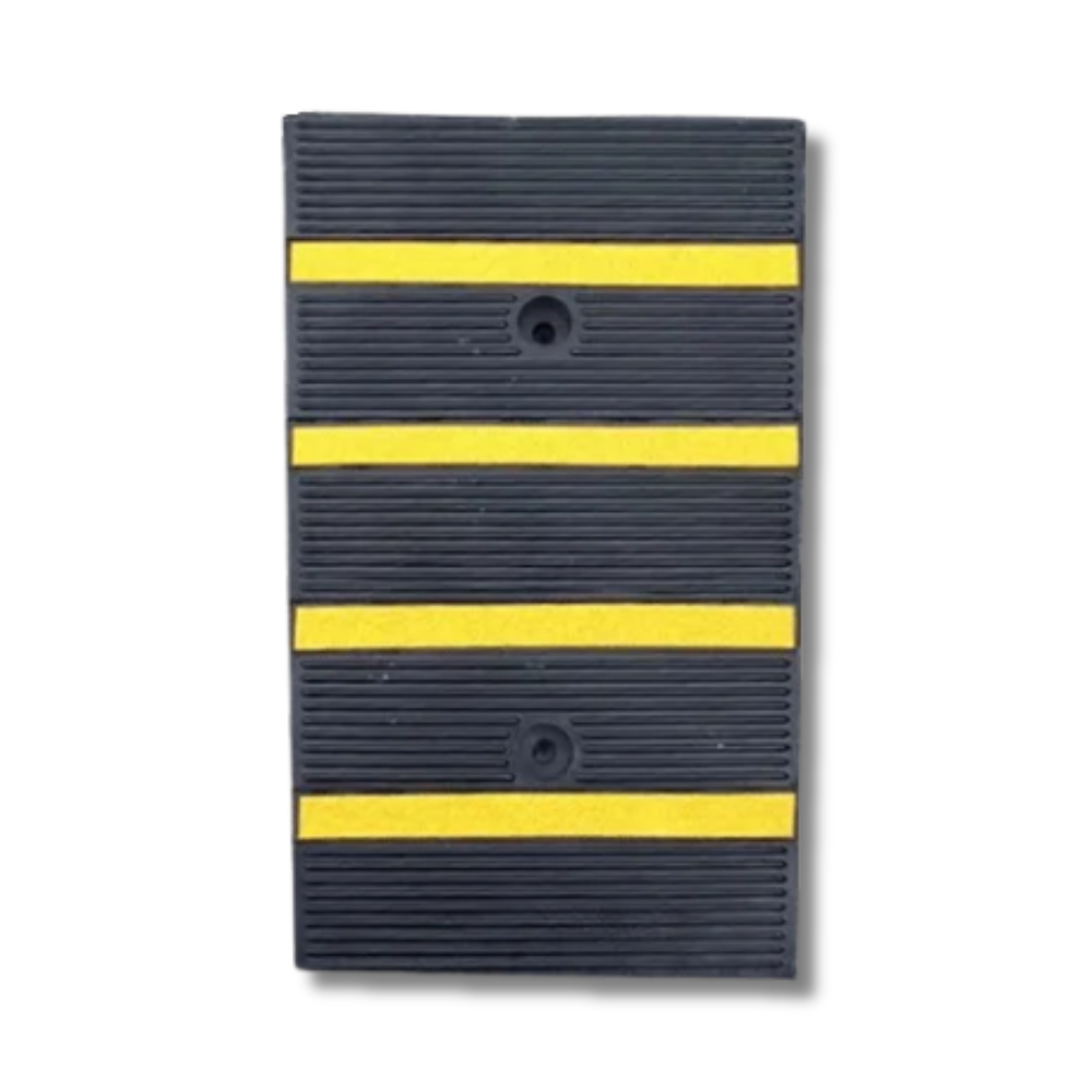 Black Heeve rubber ramp with yellow stripes on a white background