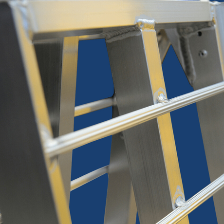 A close-up view of the ramps, focusing on their sturdy aluminium construction. The detailed shot highlights the durability and finish of the material.