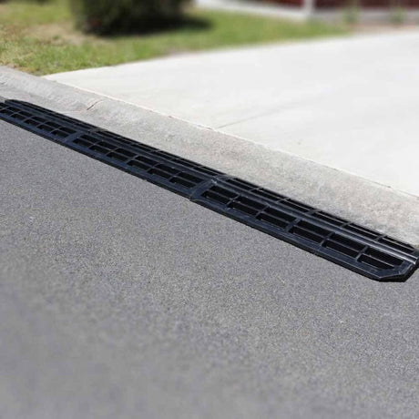 Heeve Premium Driveway Rubber Kerb Ramp 4.8m Kit for Rolled-Edge Kerb Bundle