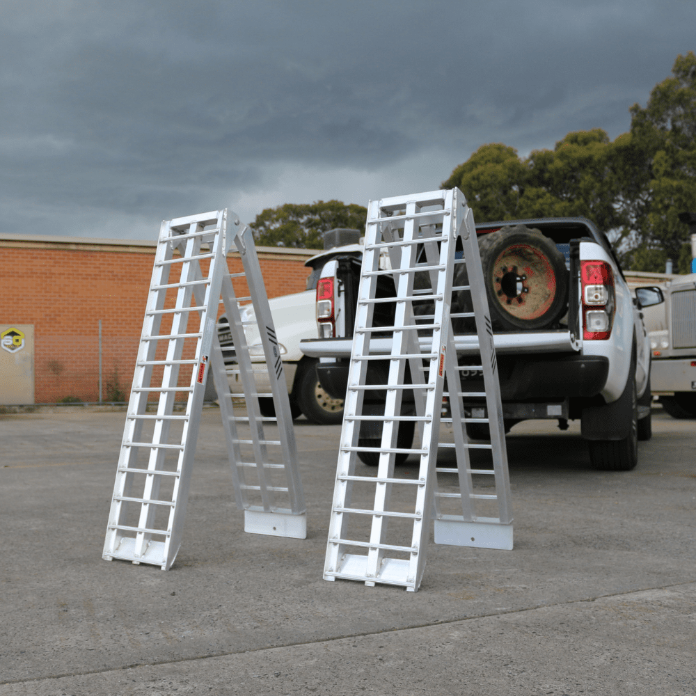 Heeve Heavy Duty Heeve 2.3m x 1.3-Tonne Alum. Curved Folding Heavy-Duty Loading Ramps