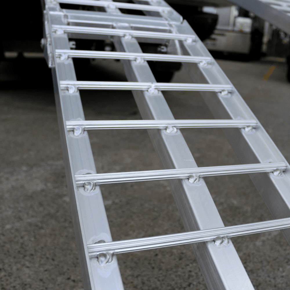 Heeve Heavy Duty Heeve 2.3m x 680kg Aluminium Curved Folding Heavy-Duty Motorcycle Ramp