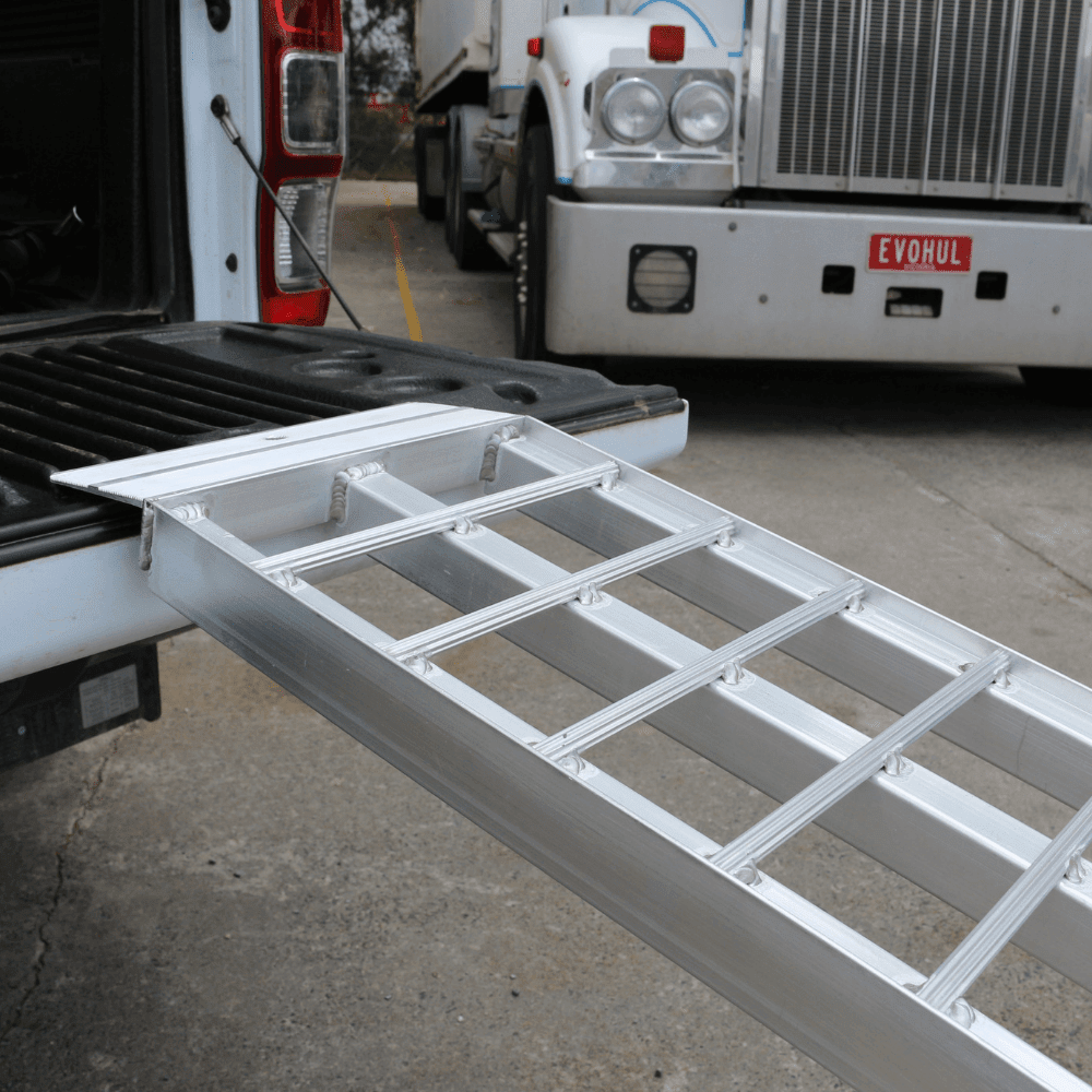 Heeve Heavy Duty Heeve 2.3m x 680kg Aluminium Curved Folding Heavy-Duty Motorcycle Ramp