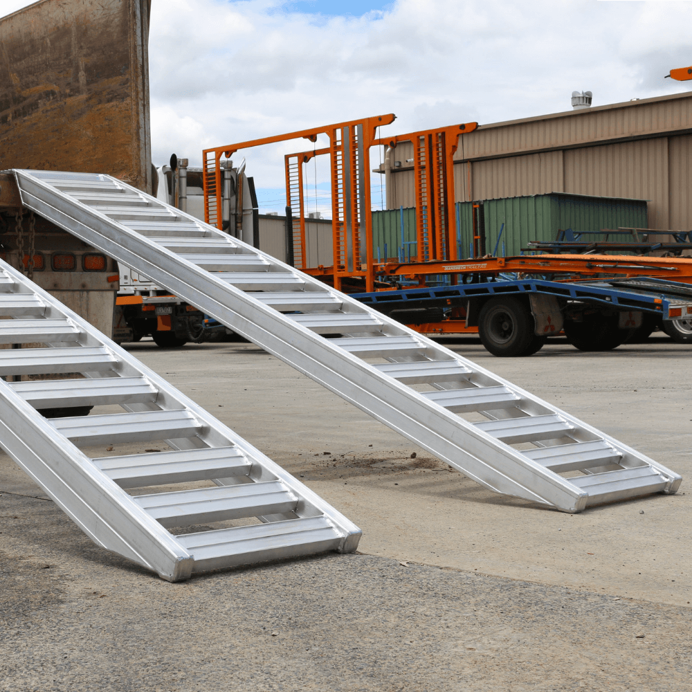 Heeve Construction & Machinery Heeve 5-Tonne 3.5m x 560mm Aluminium Loading Ramps For Rubber Tracks