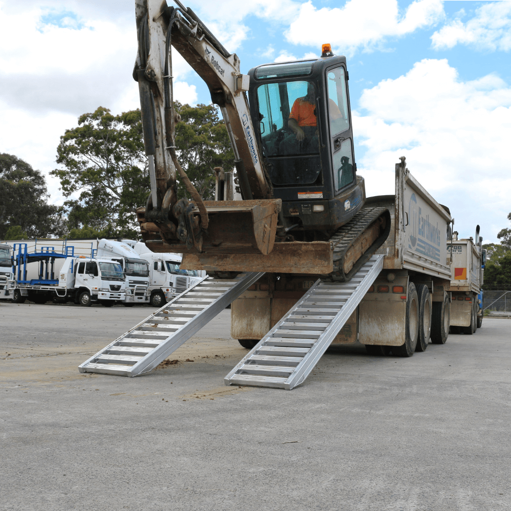 Heeve Construction & Machinery Heeve 5-Tonne 3.5m x 560mm Aluminium Loading Ramps For Rubber Tracks