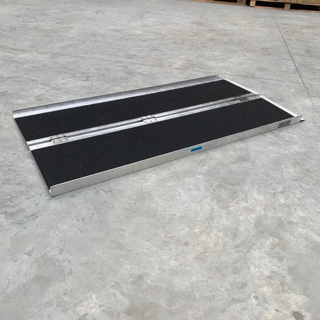 Heeve Heavy Duty Heeve Aluminium Single-Fold Super-Grip Removalist Walk Ramp