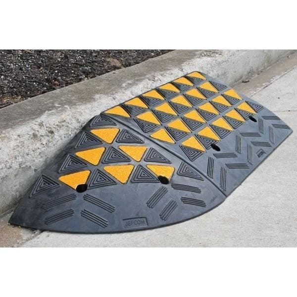 Barrier Group High-Vis Rubber Kerb Ramp Center Module – Ramp Champ